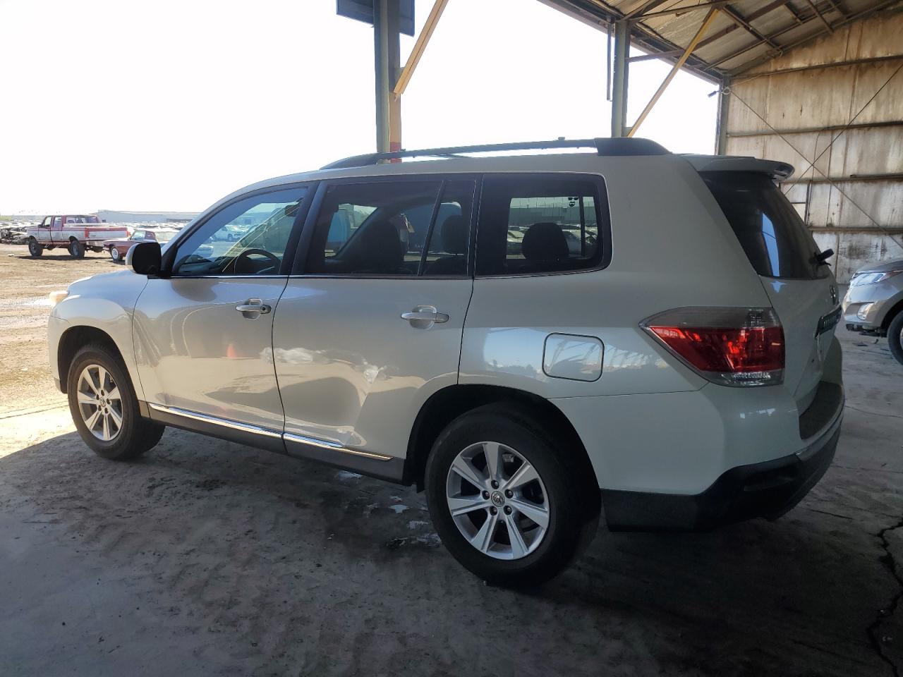 2011 Toyota Highlander - Image 2