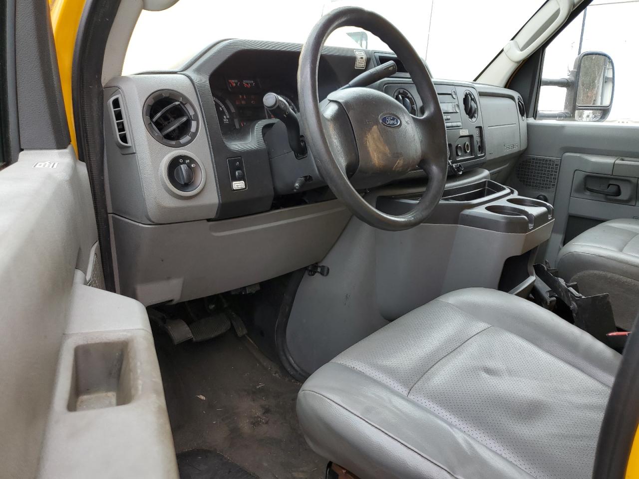 2014 Ford Econoline - Image 8