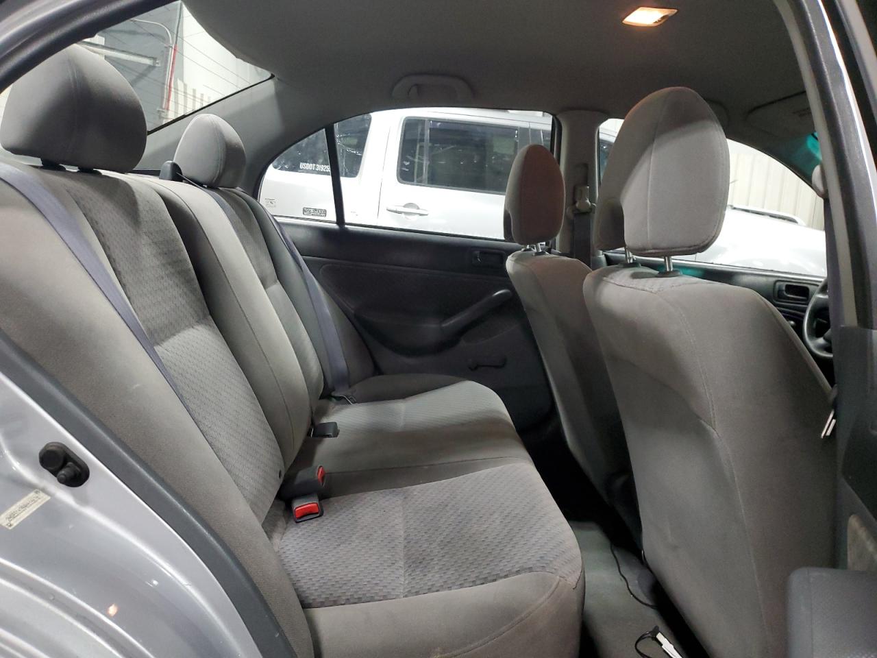 2004 Honda Civic - Image 10