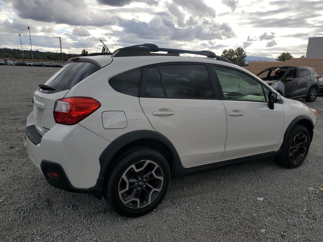 2016 Subaru XV - Image 3