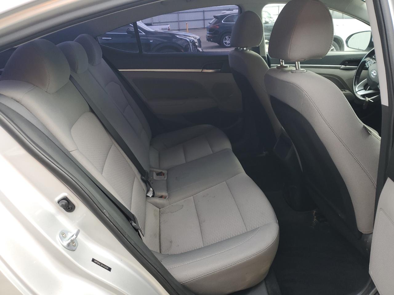 2019 Hyundai Elantra - Image 10