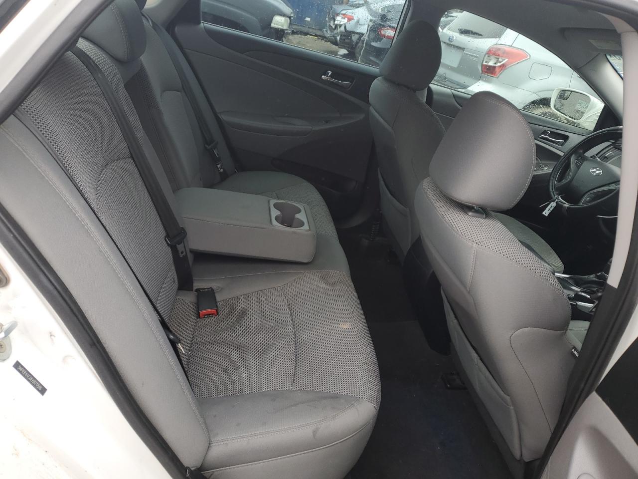 2014 Hyundai Sonata - Image 10