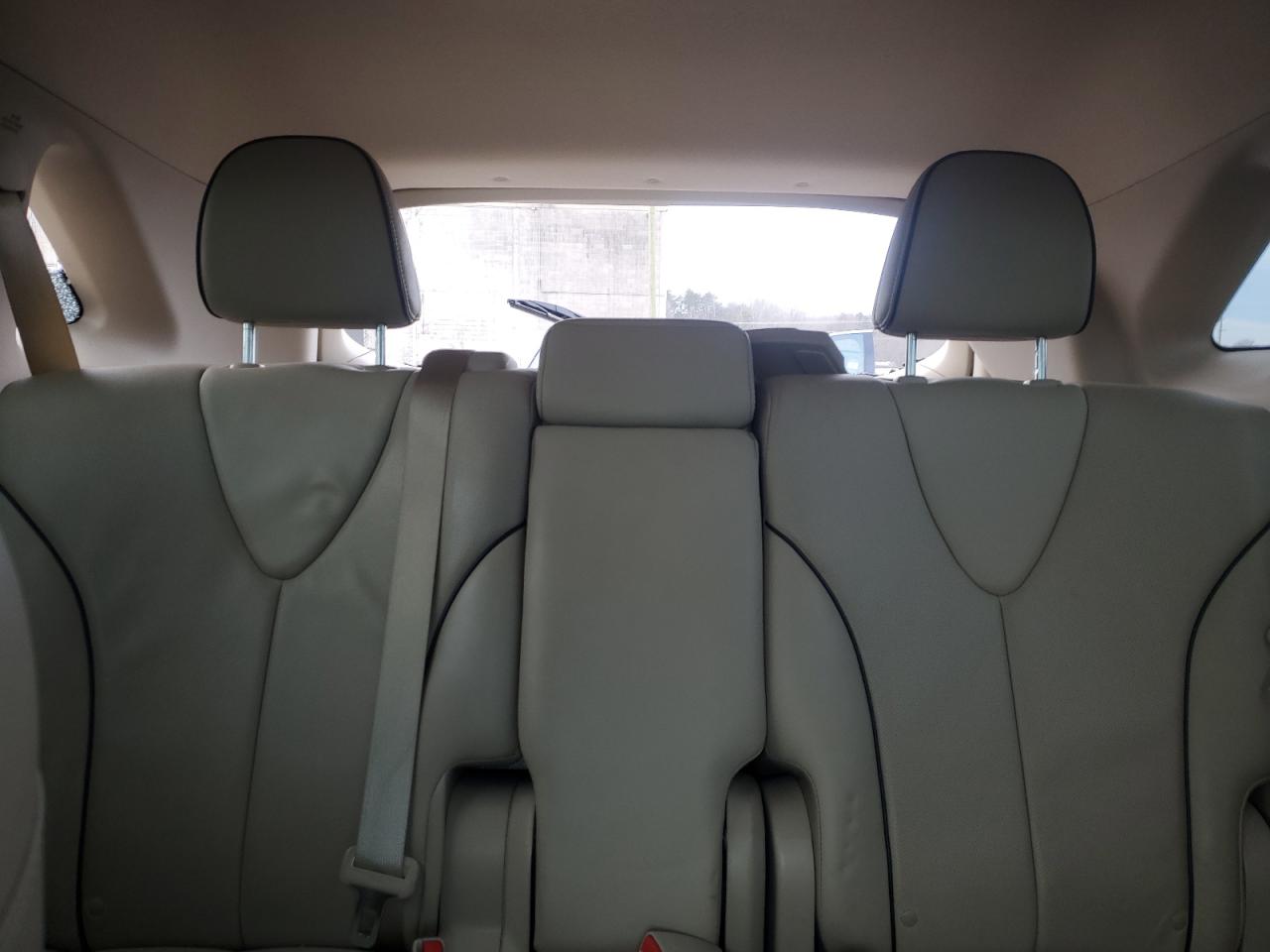 2015 Toyota Venza - Image 10