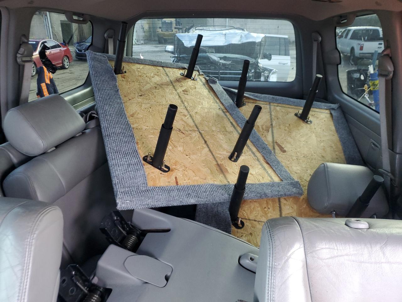 2005 Toyota Land Cruiser - Image 10