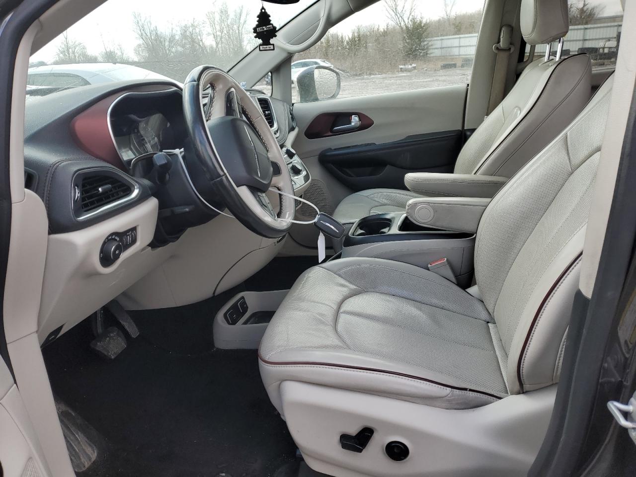 2020 Chrysler Pacifica - Image 7