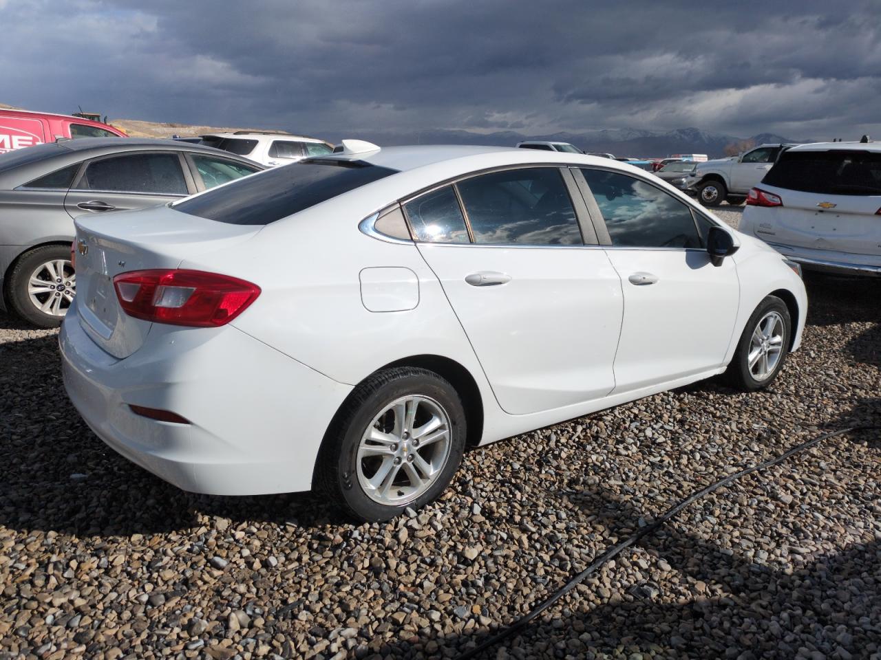 2017 Chevrolet Cruze - Image 3