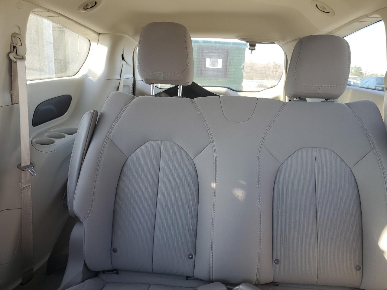 2018 Chrysler Pacifica - Image 10