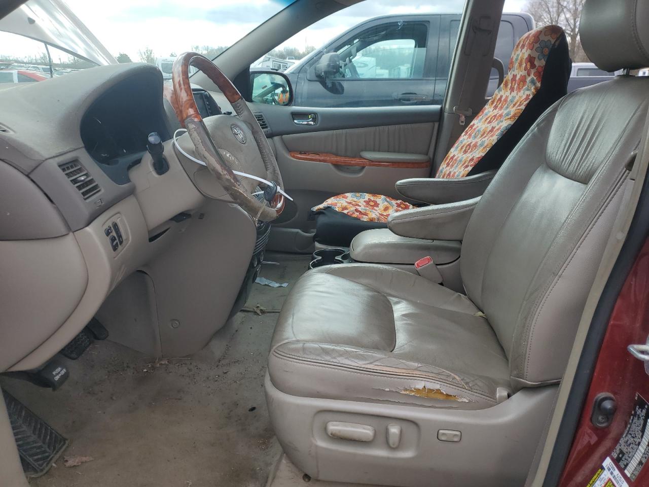 2008 Toyota Sienna - Image 7