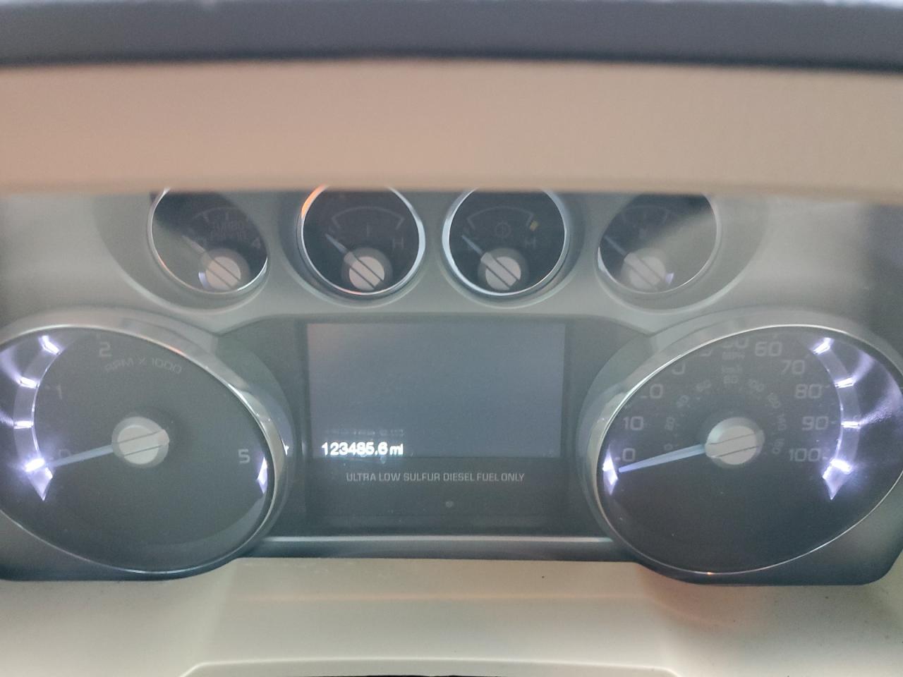 2016 Ford F350 - Image 9