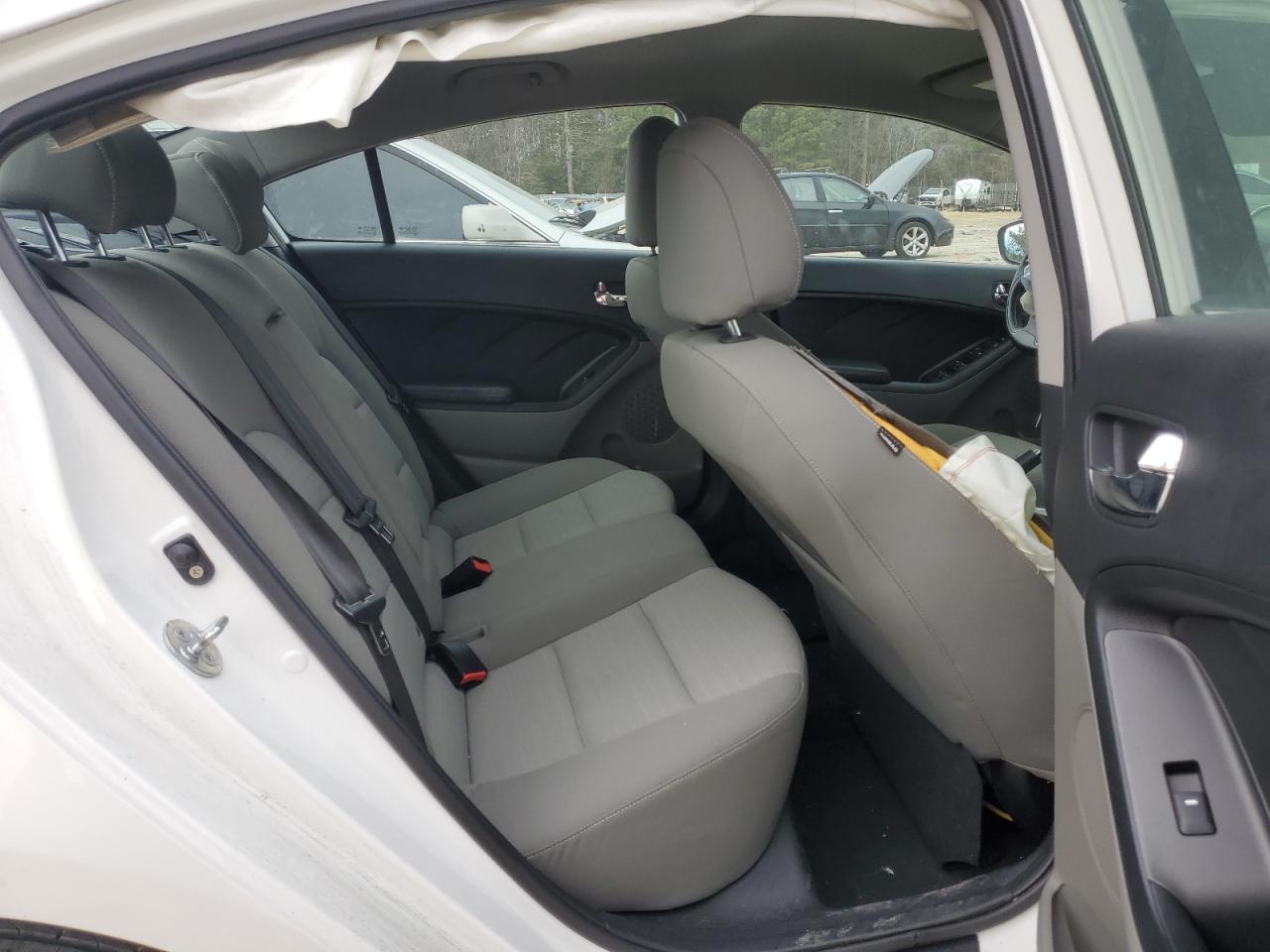 2014 Kia Forte - Image 10
