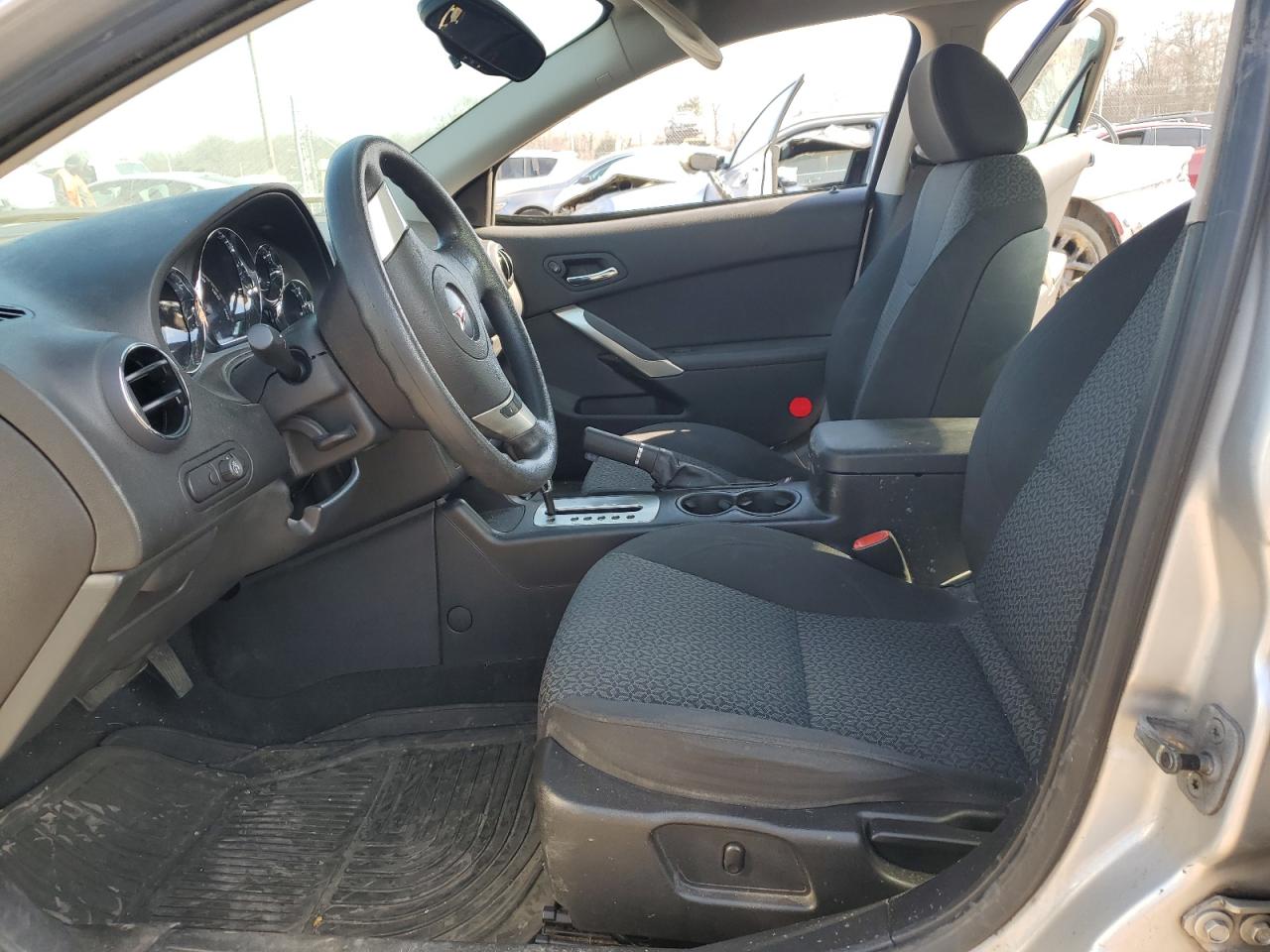 2009 Pontiac G6 - Image 7