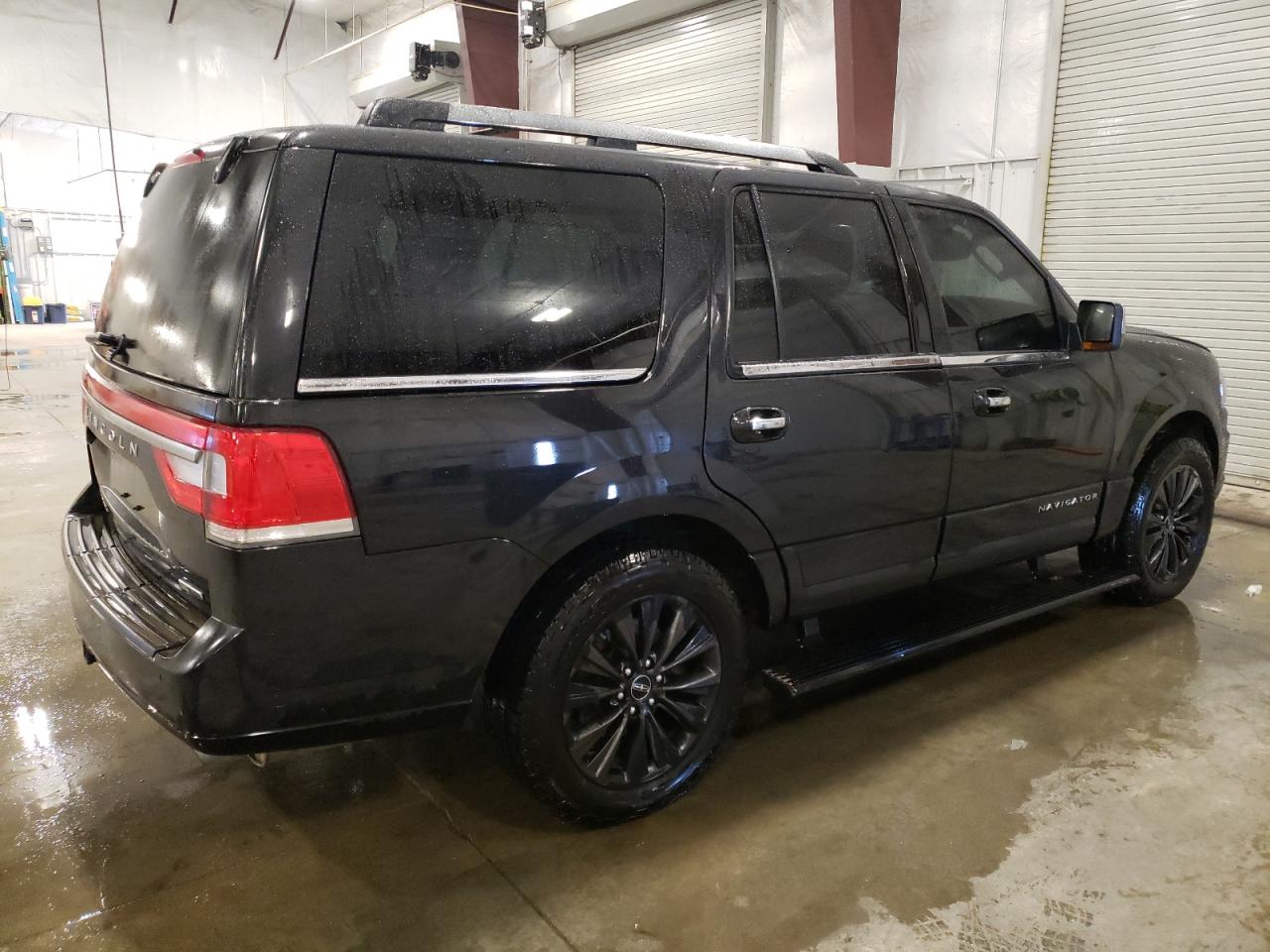 2015 Lincoln Navigator - Image 3