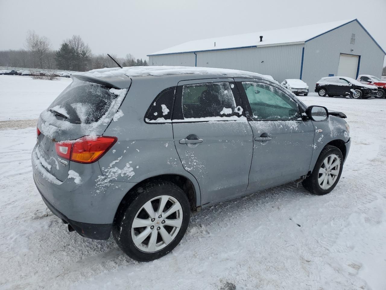 2015 Mitsubishi Outlander - Image 3