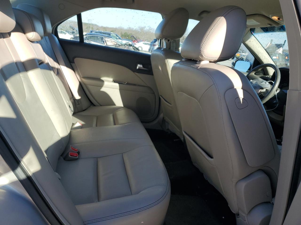 2010 Ford Fusion - Image 11