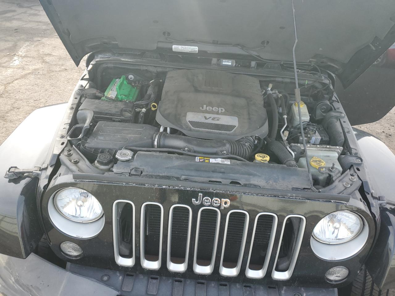 2016 Jeep Wrangler - Image 11
