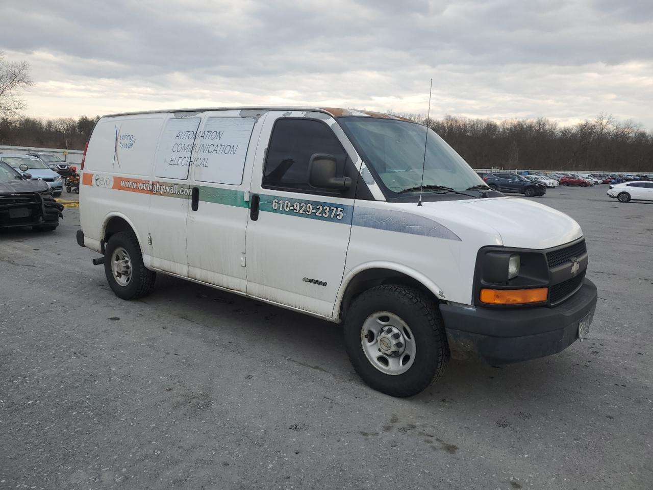 2004 Chevrolet Express - Image 4