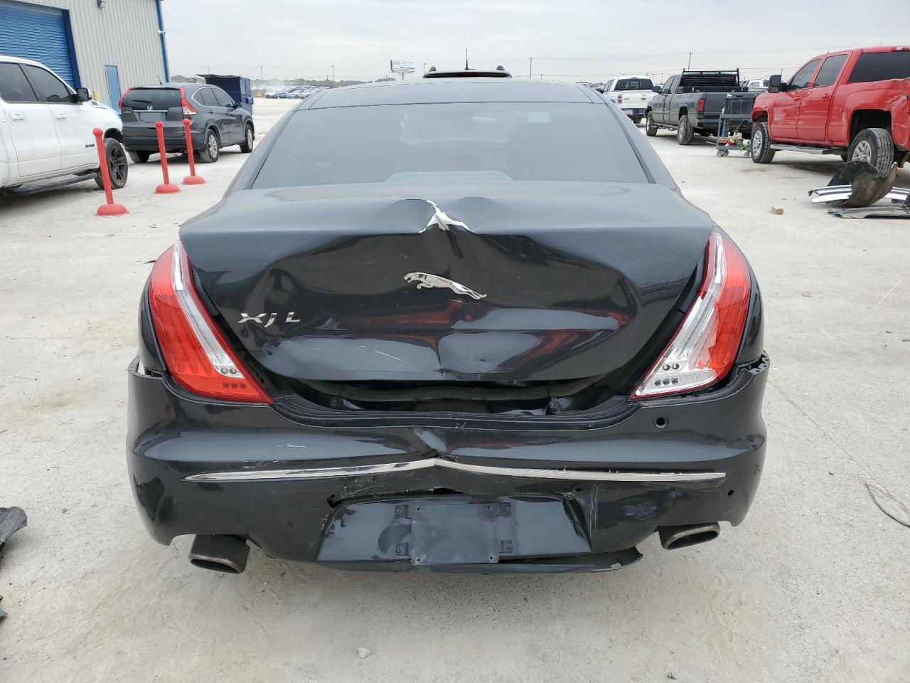 2012 Jaguar XJ - Image 6