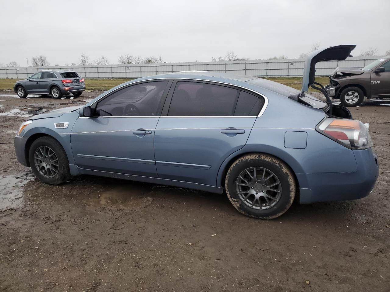 2010 Nissan Altima - Image 2