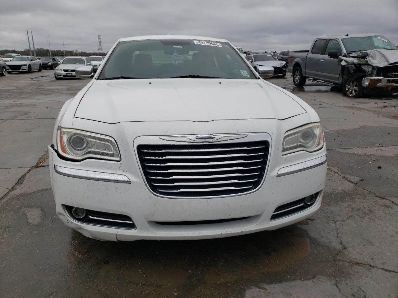 2011 Chrysler 300 - Image 5