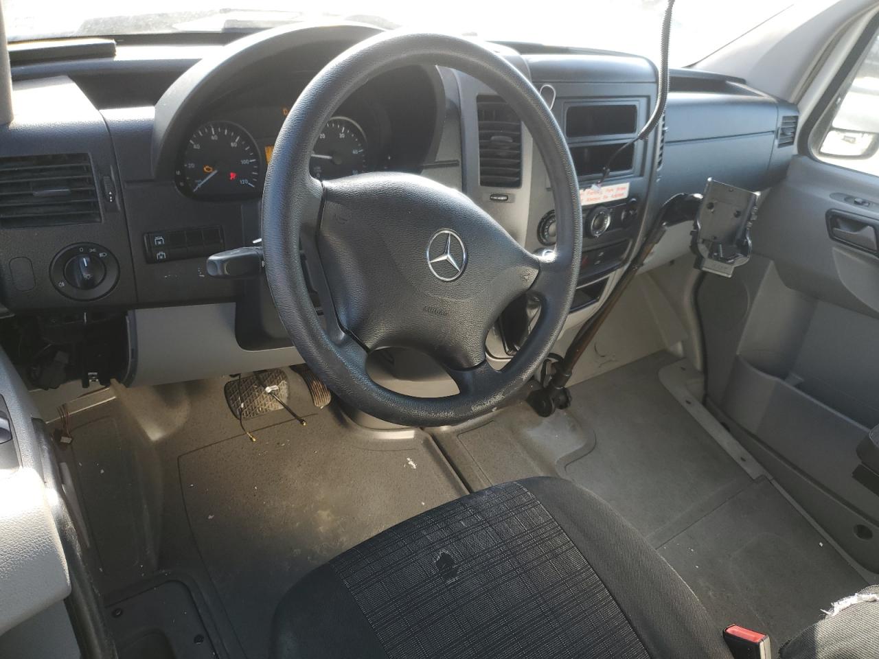 2014 Mercedes-Benz Sprinter - Image 8