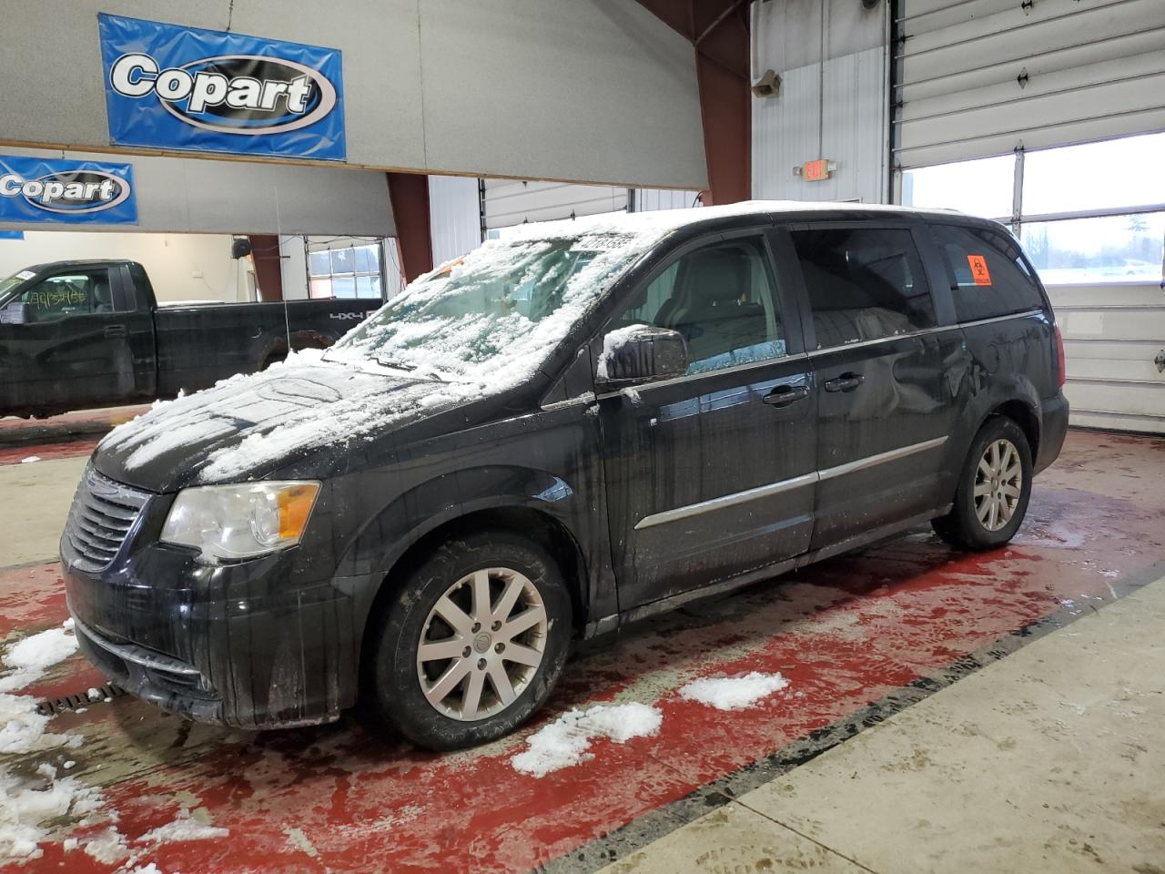 2014 Chrysler Town & Country - Image 1