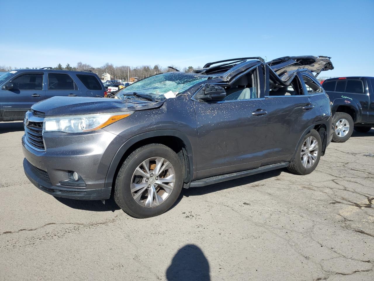 2015 Toyota Highlander - Image 1
