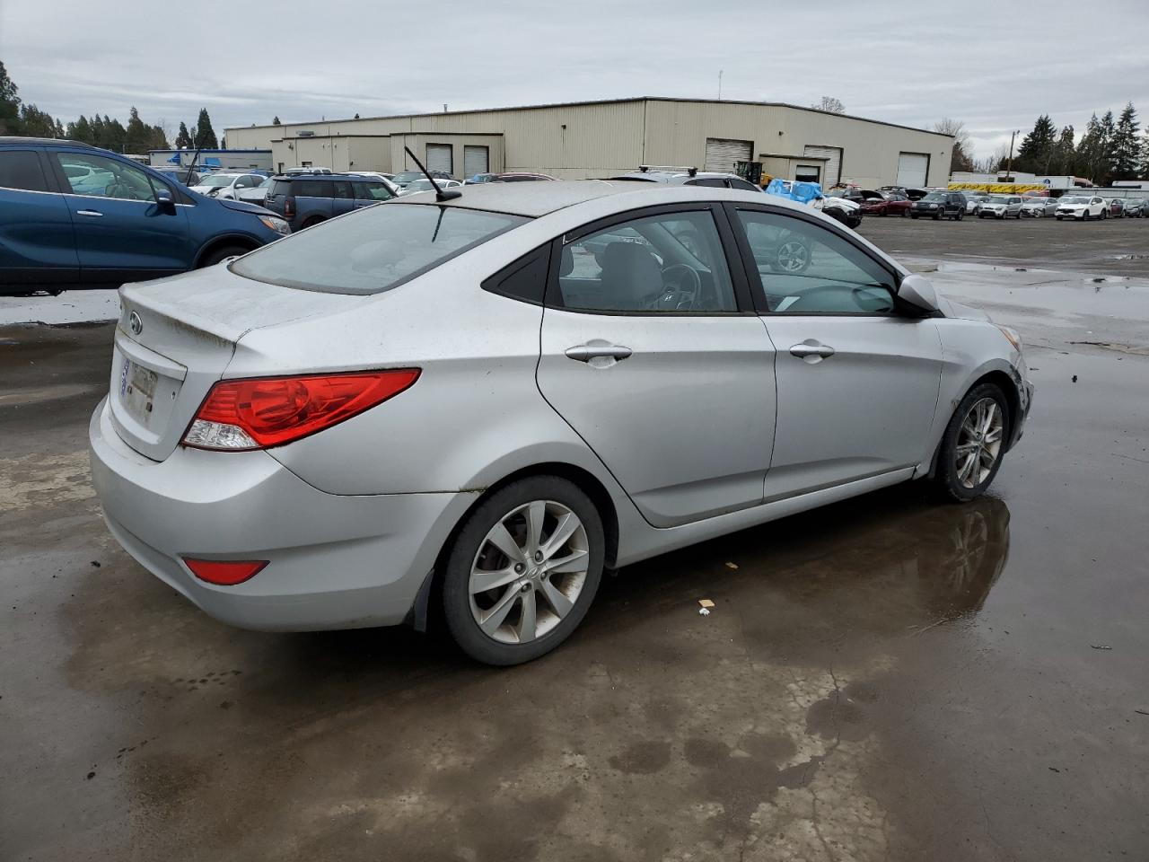 2013 Hyundai Accent - Image 3