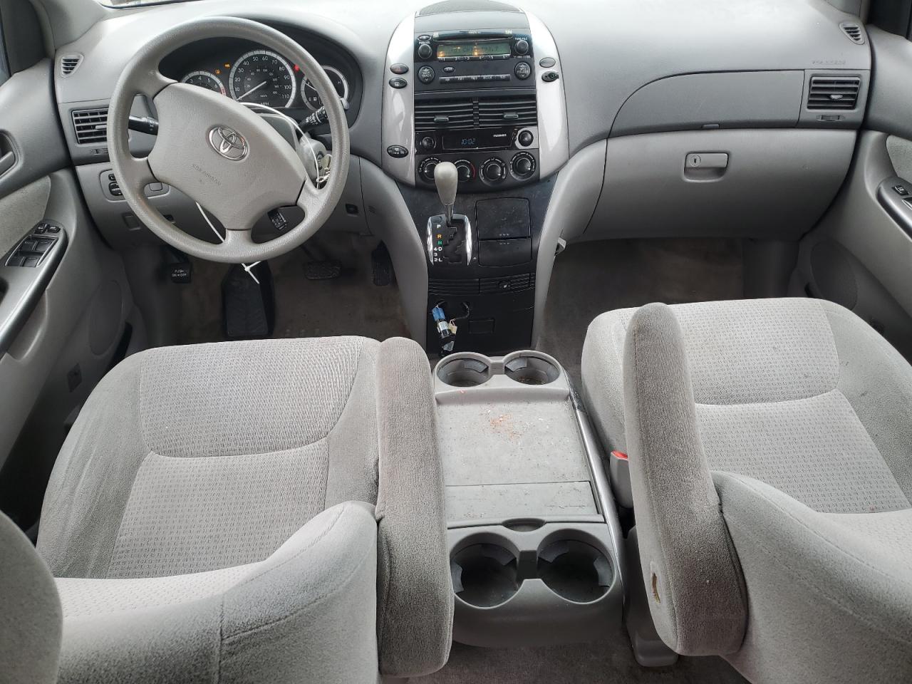 2009 Toyota Sienna - Image 8