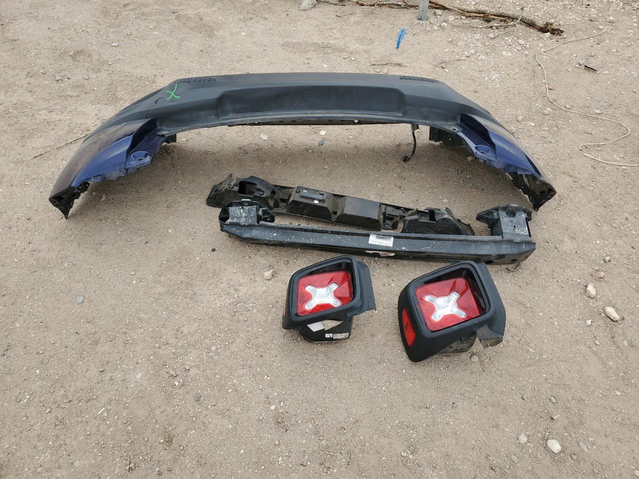 2017 Jeep Renegade - Image 13