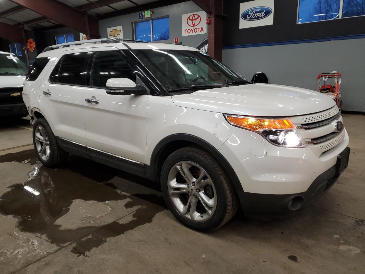 2014 Ford Explorer - Image 4