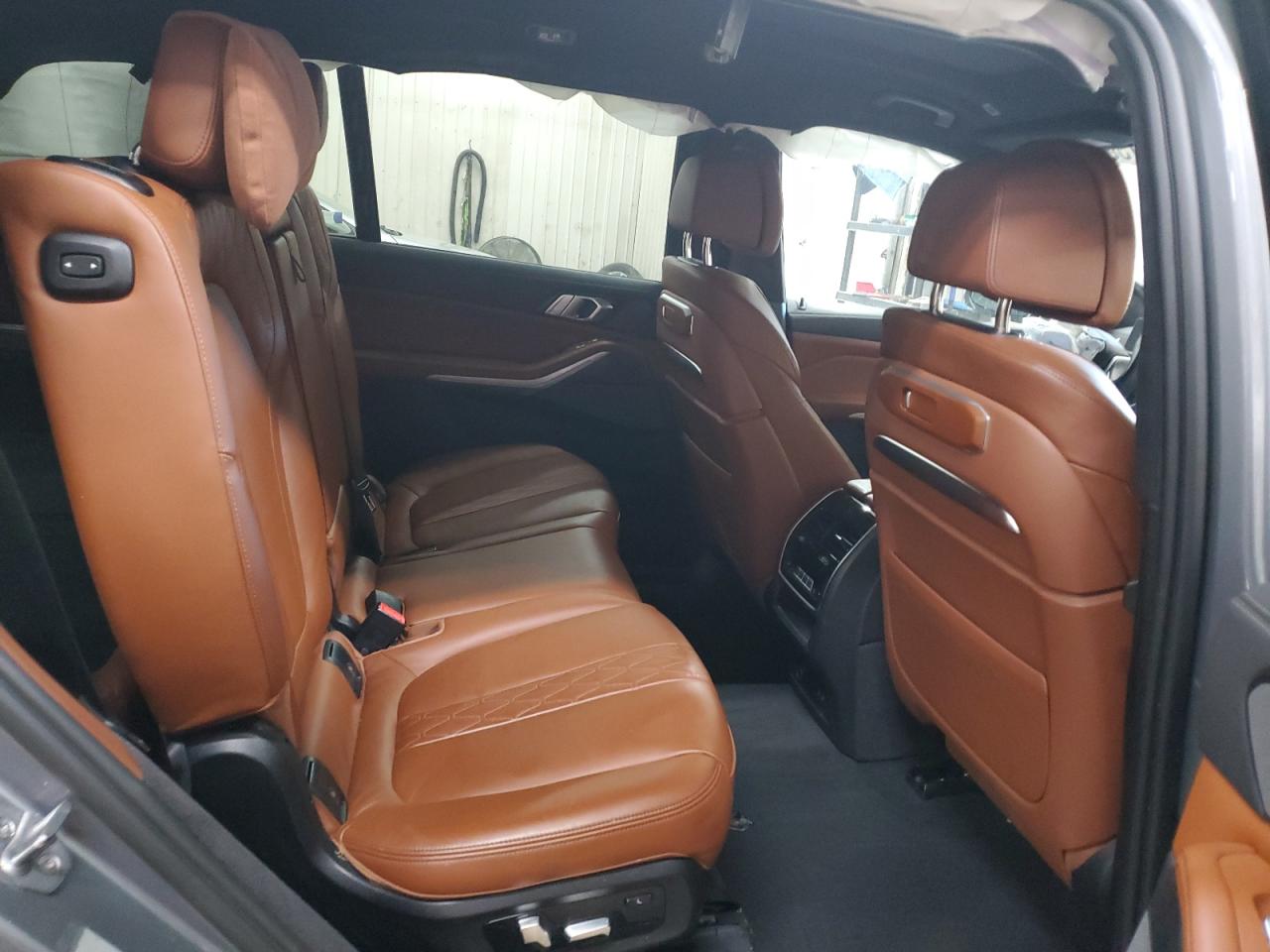 2023 BMW X7 - Image 11