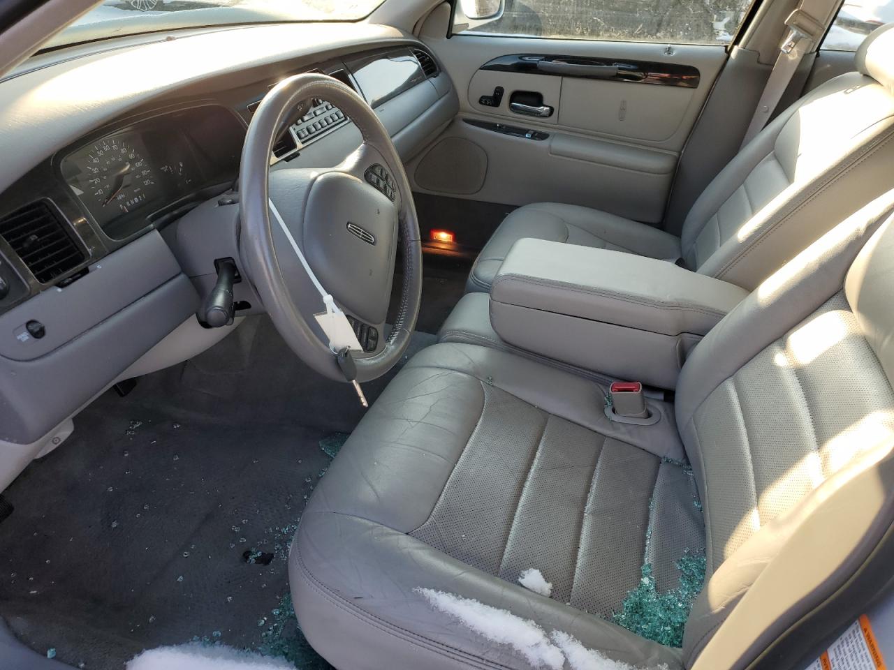 1999 Lincoln Town Car - Image 7