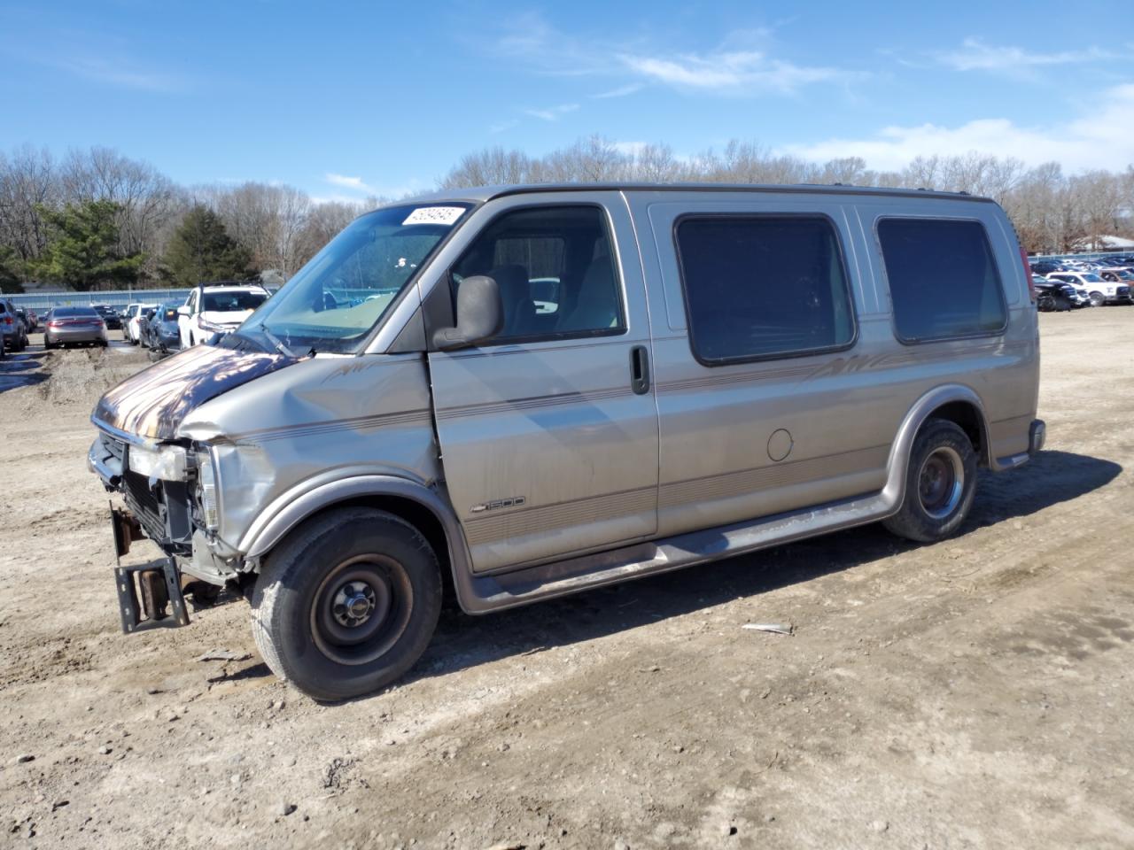 2000 Chevrolet Express G1500 for Sale in Conway, AR - Front End
