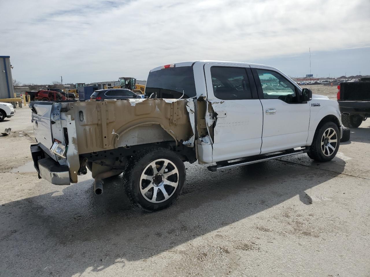 2015 Ford F-150 - Image 3