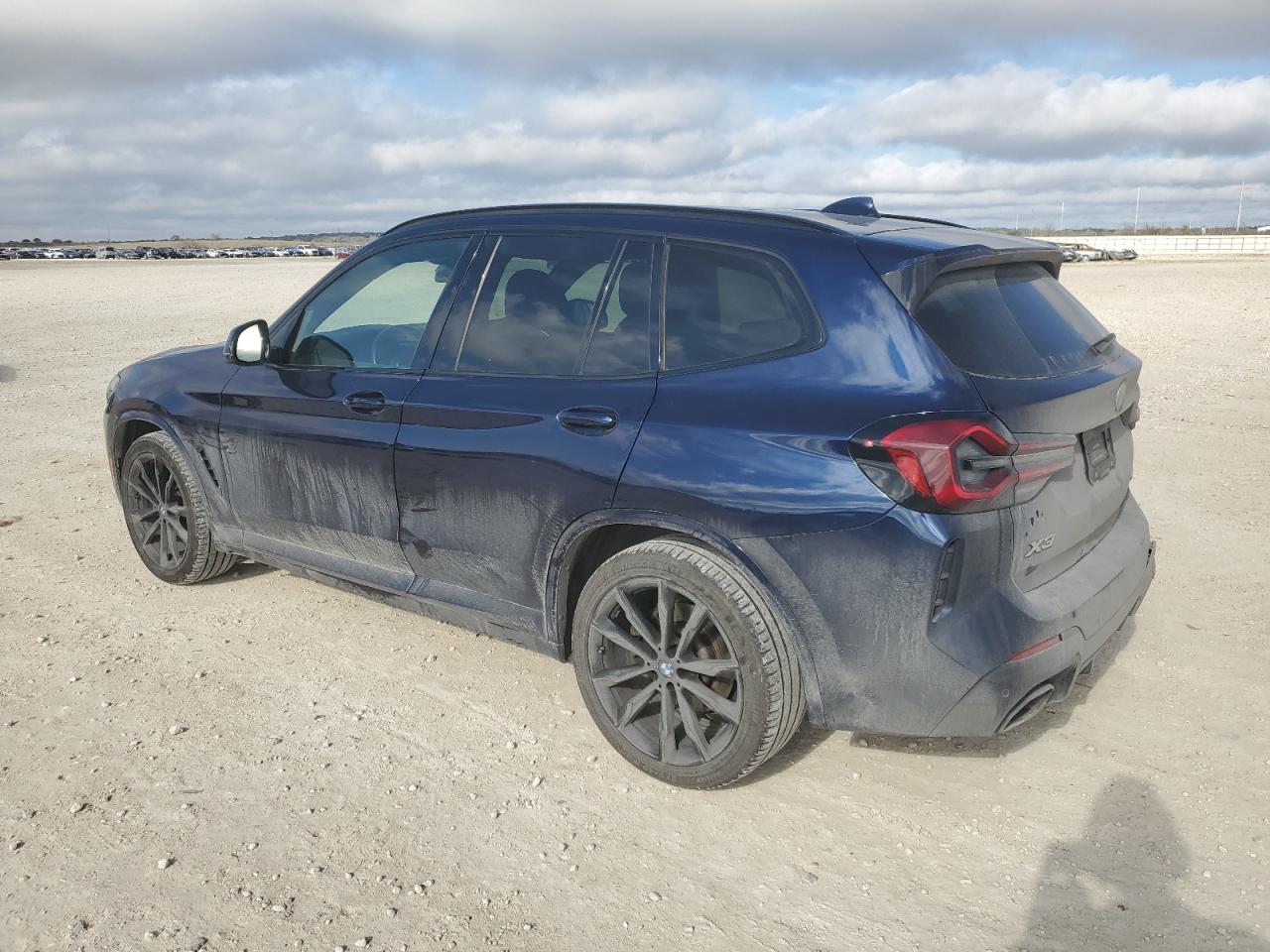2023 BMW X3 - Image 2
