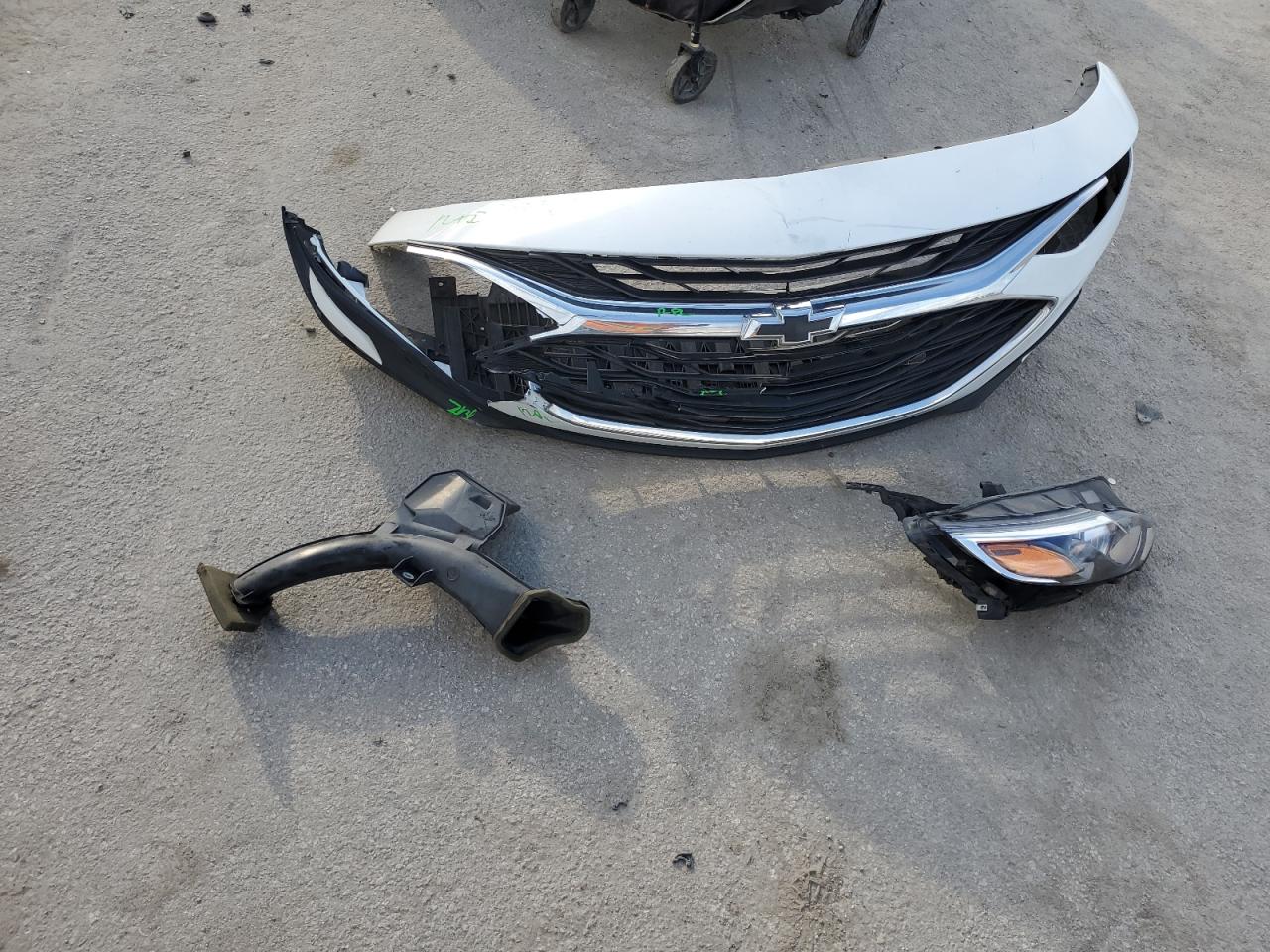 2022 Chevrolet Malibu - Image 12