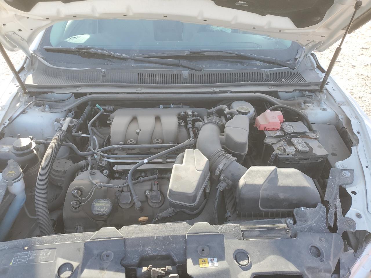 2013 Ford Taurus - Image 11