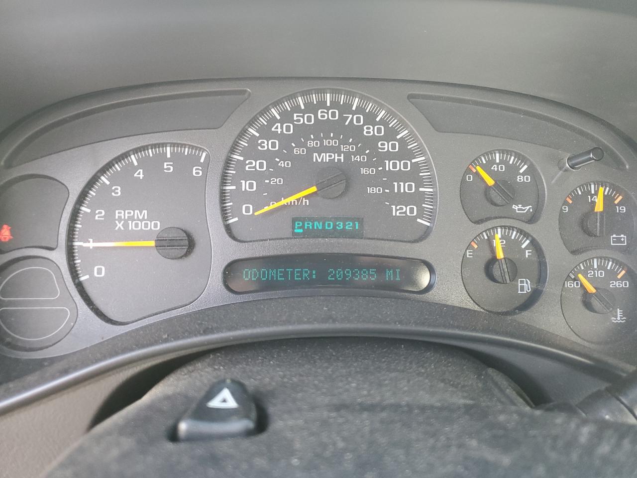2004 Chevrolet Silverado - Image 9