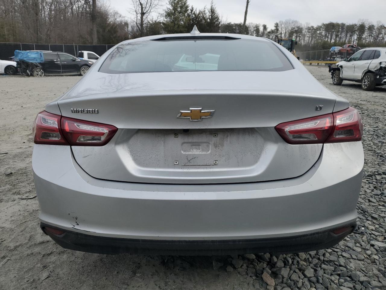 2022 Chevrolet Malibu - Image 6
