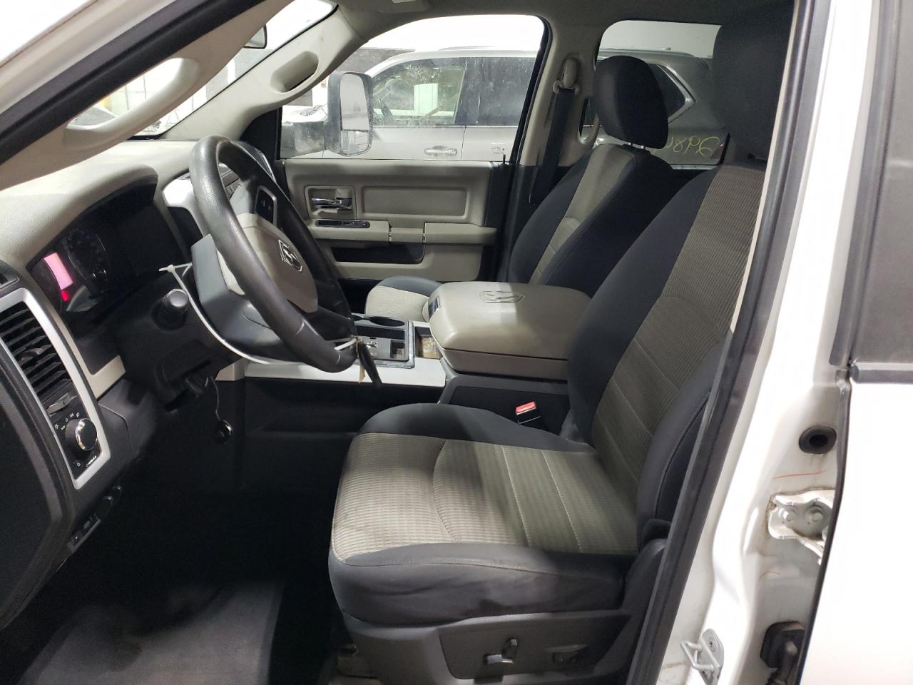 2010 Dodge RAM - Image 7
