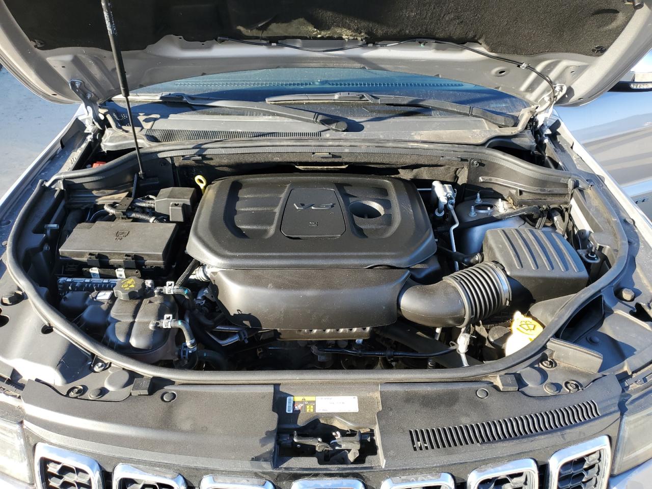 2020 Jeep Grand Cherokee - Image 12
