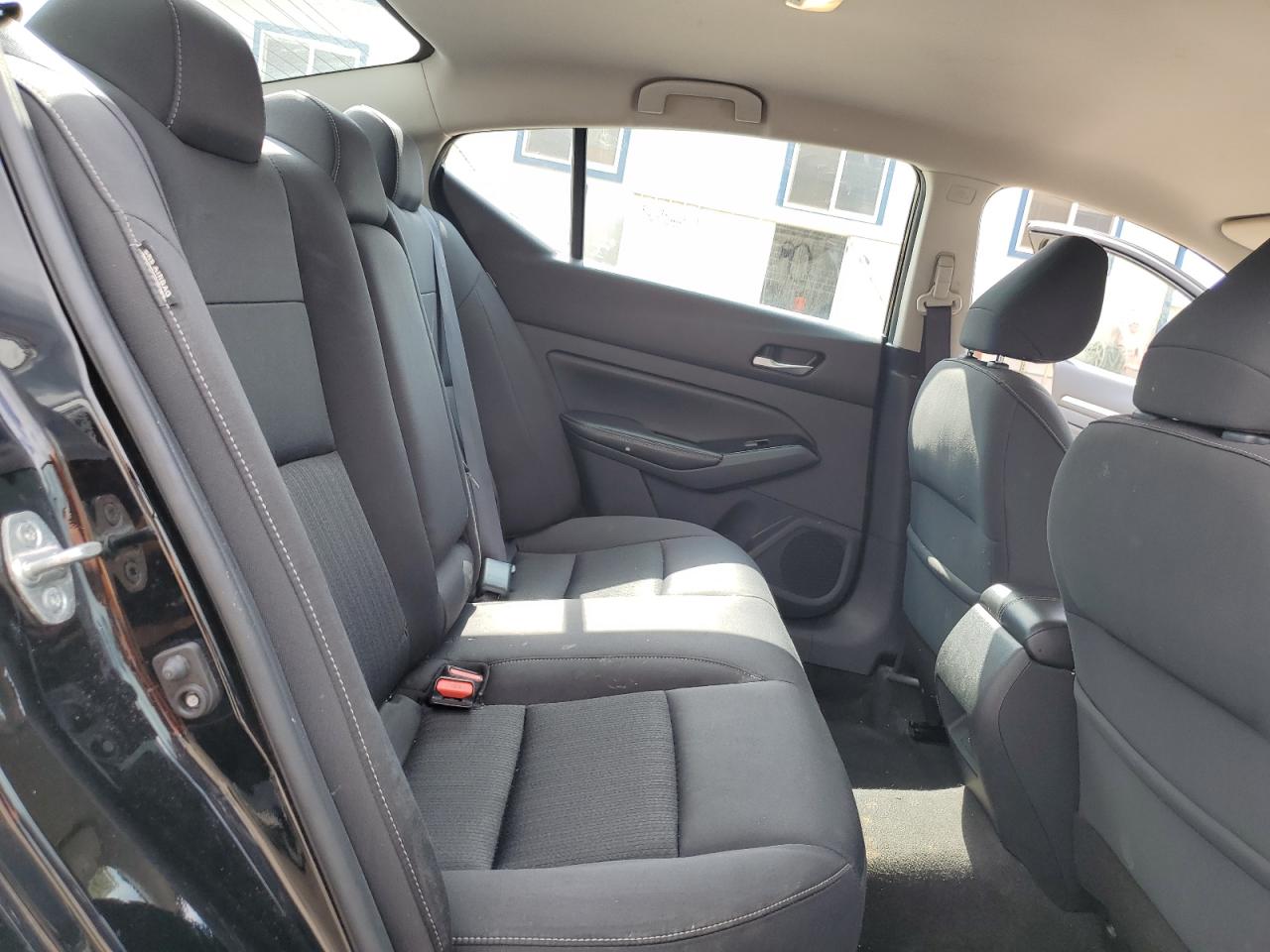 2021 Nissan Altima - Image 10