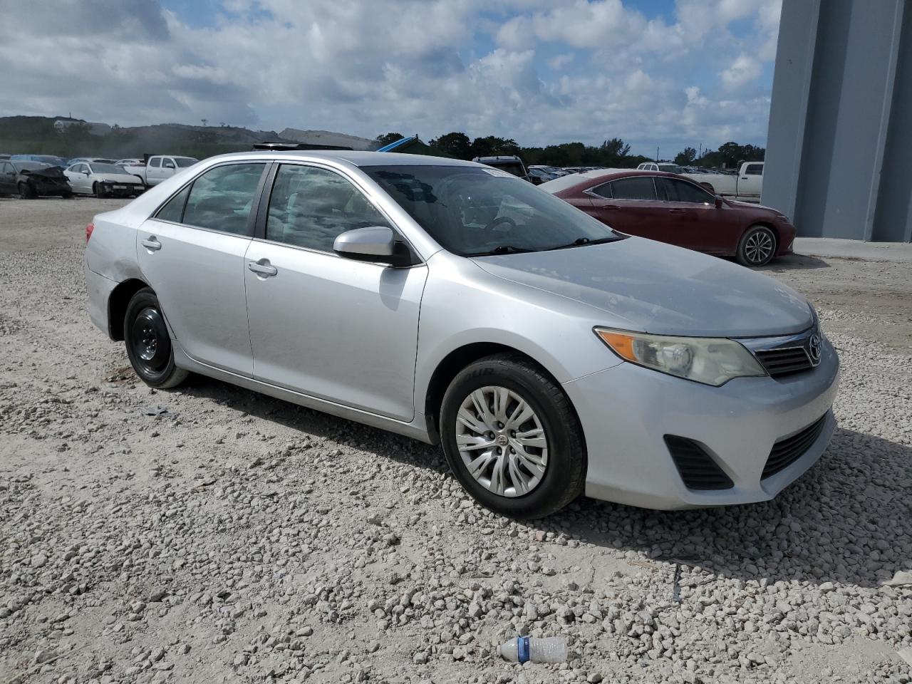 2014 Toyota Camry - Image 4