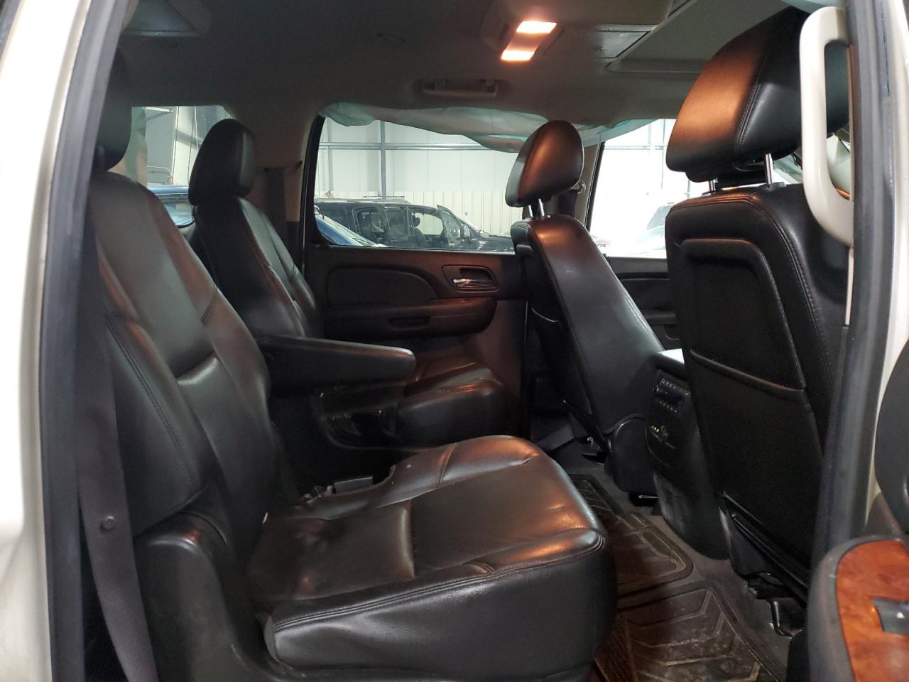 2013 GMC Yukon - Image 12