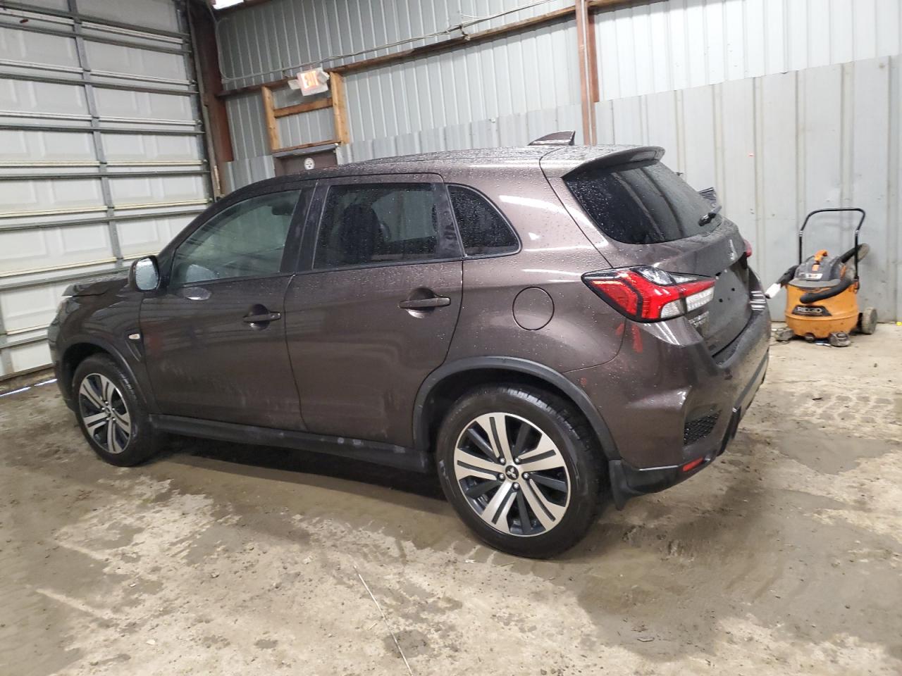 2021 Mitsubishi Outlander - Image 2