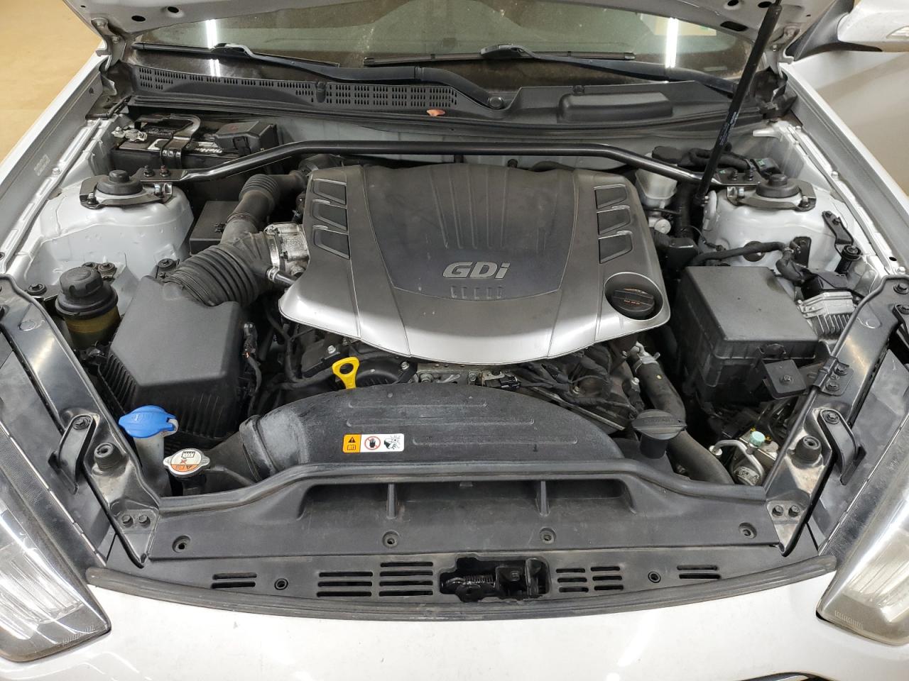 2015 Hyundai Genesis - Image 11