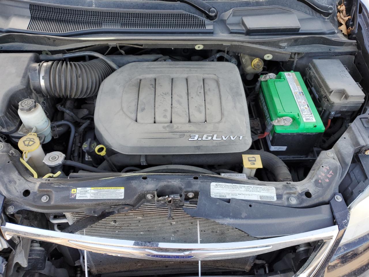 2012 Chrysler Town & Country - Image 12