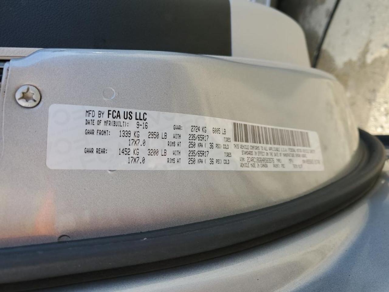 2017 Chrysler Pacifica - Image 14