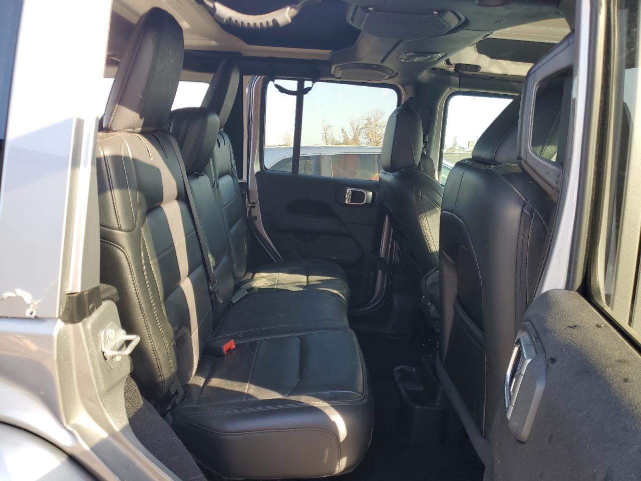 2020 Jeep Wrangler - Image 11