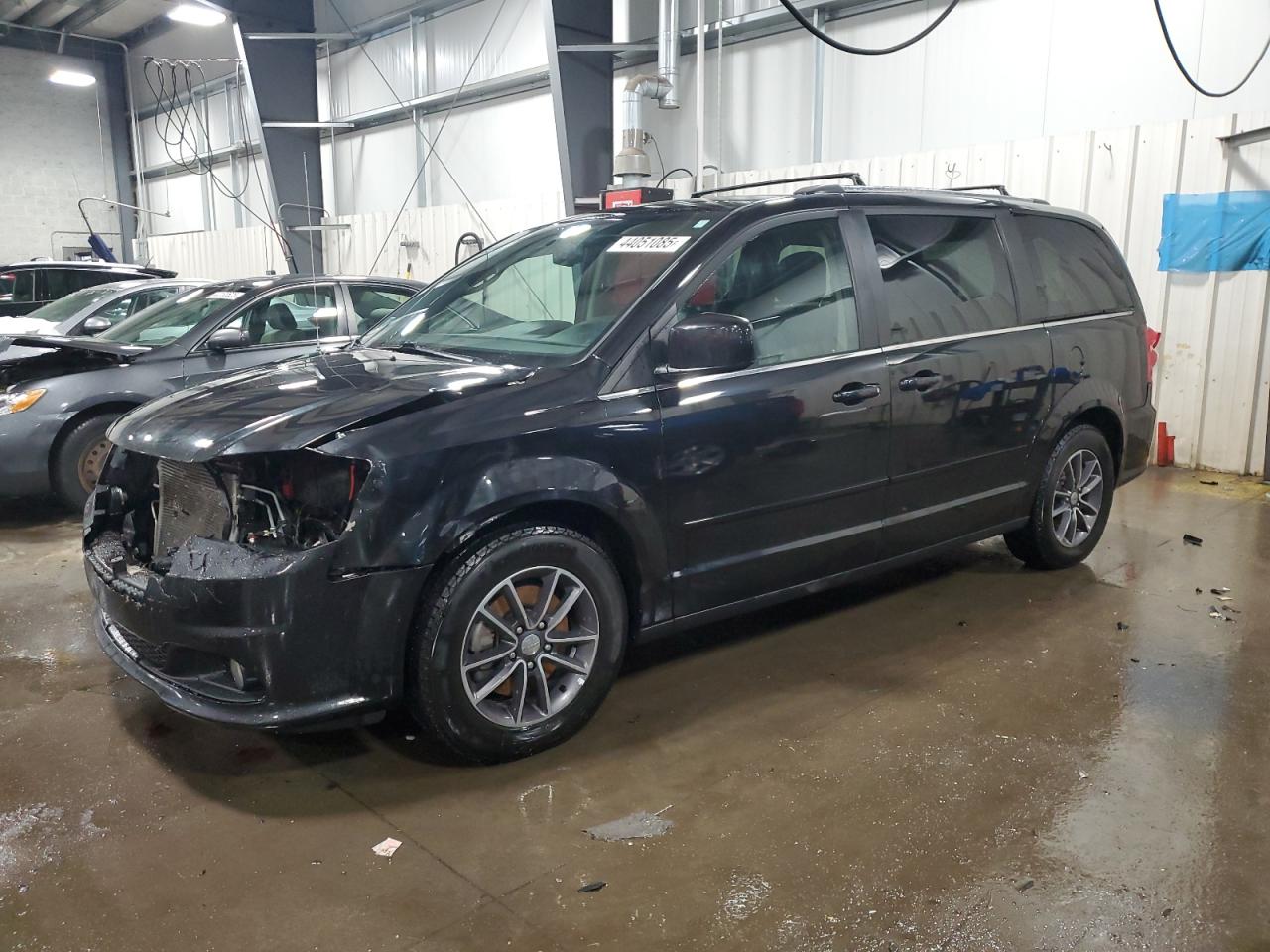 2017 Dodge Caravan - Image 1